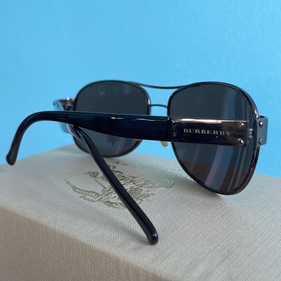 Burberry sunglasses - Picture 8 of 14